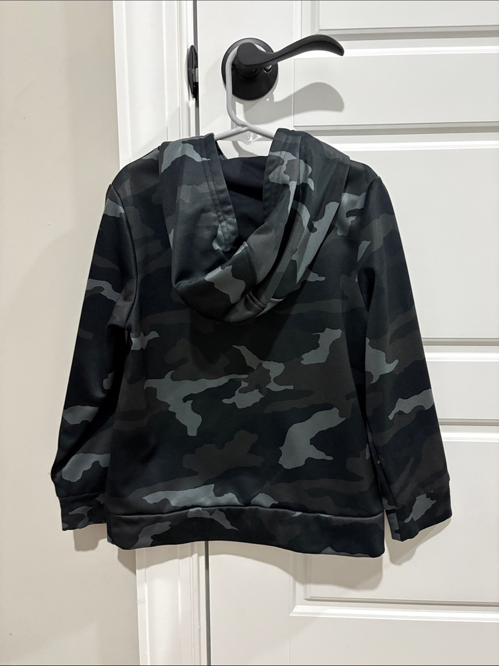 Under Armour Gray & Black Camo Hooded Pullover - Picture 3 of 3